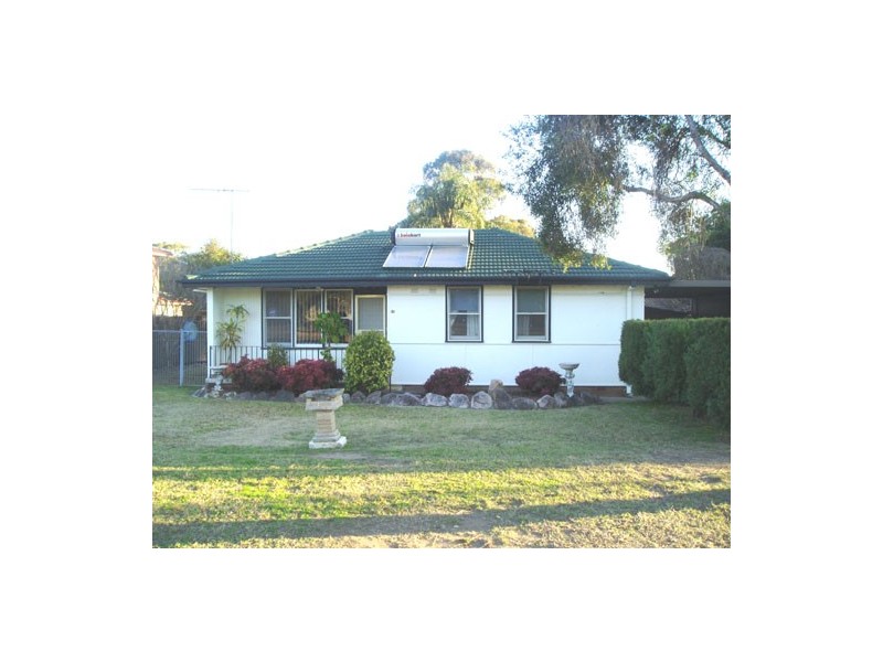 11 WOODS ROAD, South Windsor NSW 2756