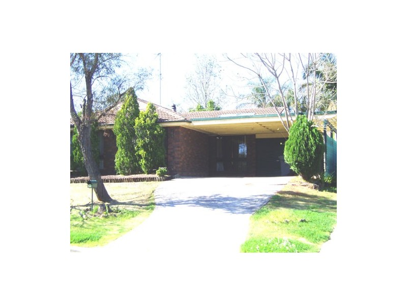 28 MEARES RD, Mcgraths Hill NSW 2756