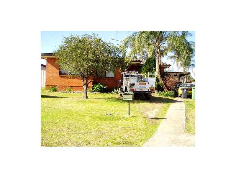 15 CUNNINGHAM PL, South Windsor NSW 2756