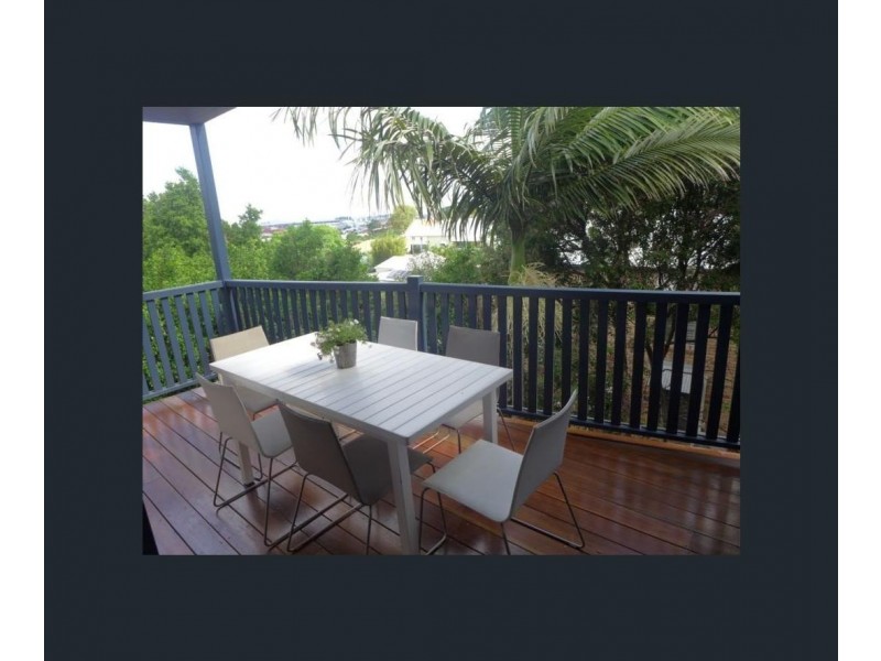 17 Surrey St, Red Hill QLD 4059