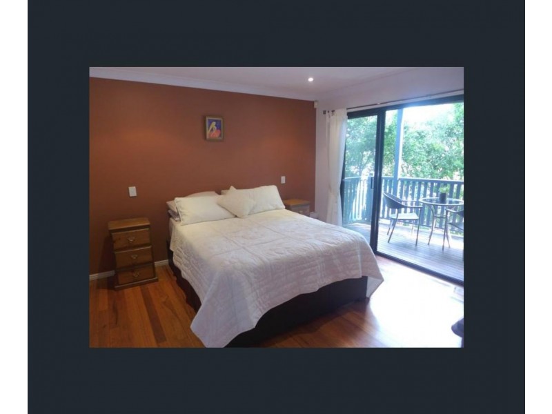 17 Surrey St, Red Hill QLD 4059