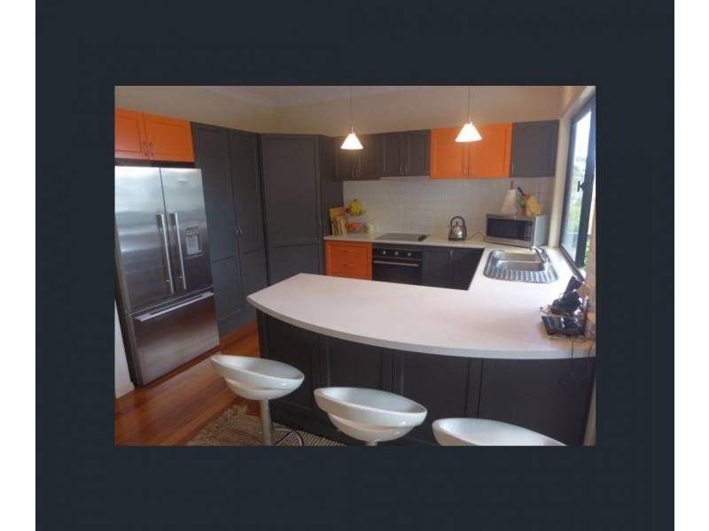 17 Surrey St, Red Hill QLD 4059