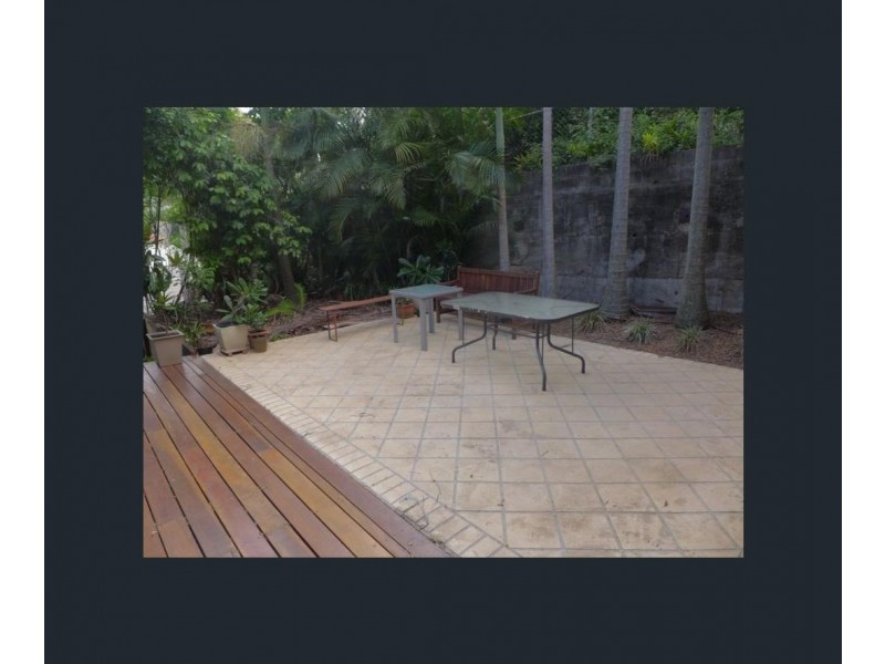 17 Surrey St, Red Hill QLD 4059