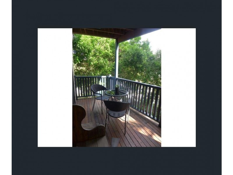 17 Surrey St, Red Hill QLD 4059