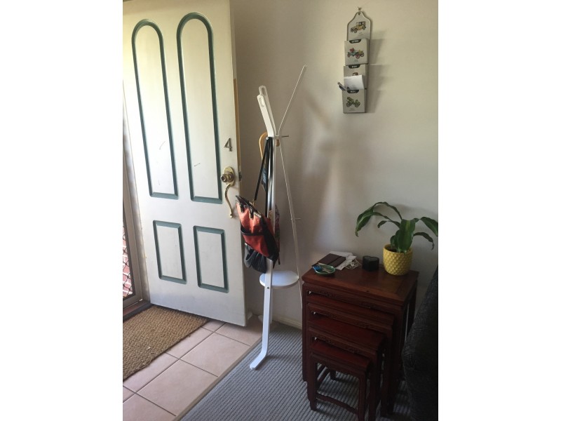 27 Fenton St, Fairfield QLD 4103