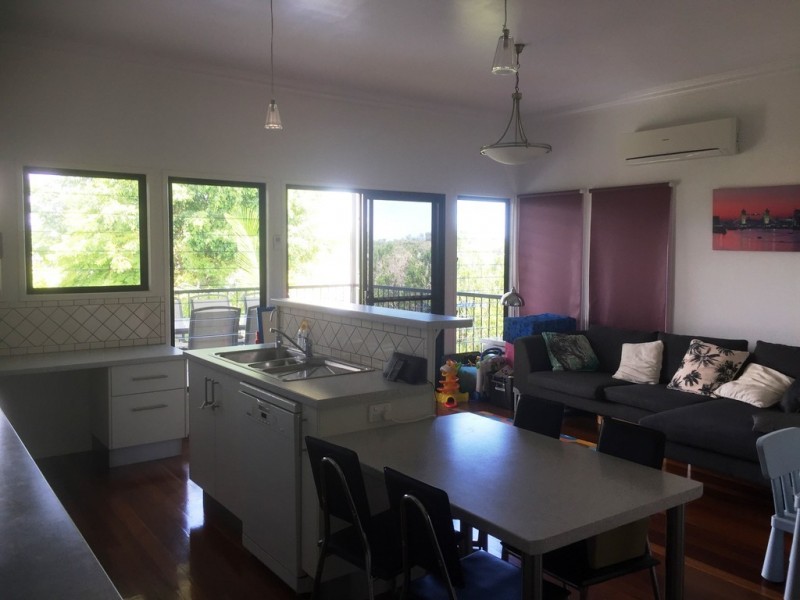 40 Ninth Avenue, Coorparoo QLD 4151