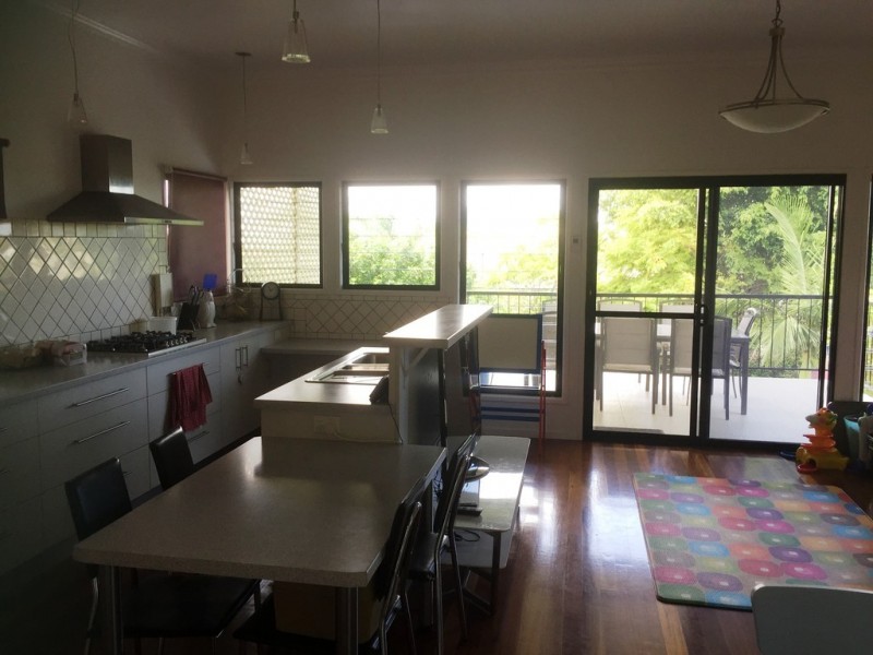 40 Ninth Avenue, Coorparoo QLD 4151