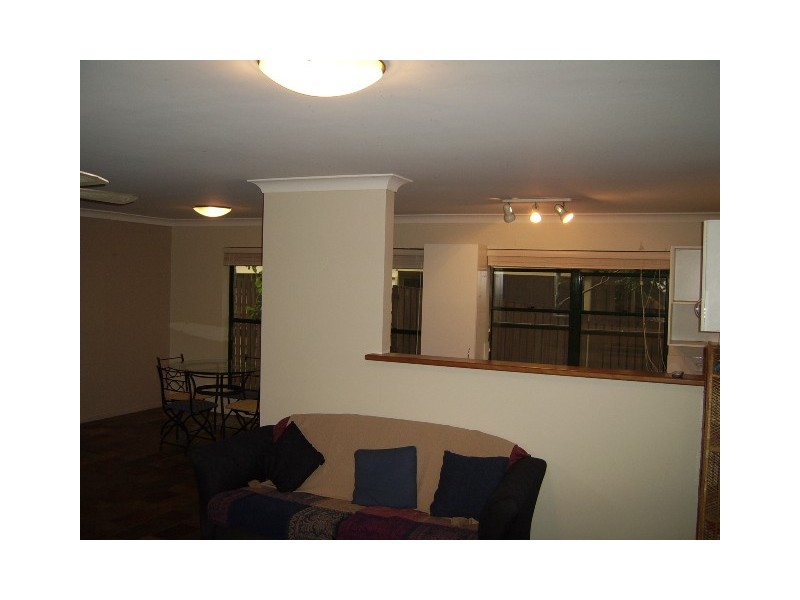 8B Yardley Avenue, Ashgrove QLD 4060