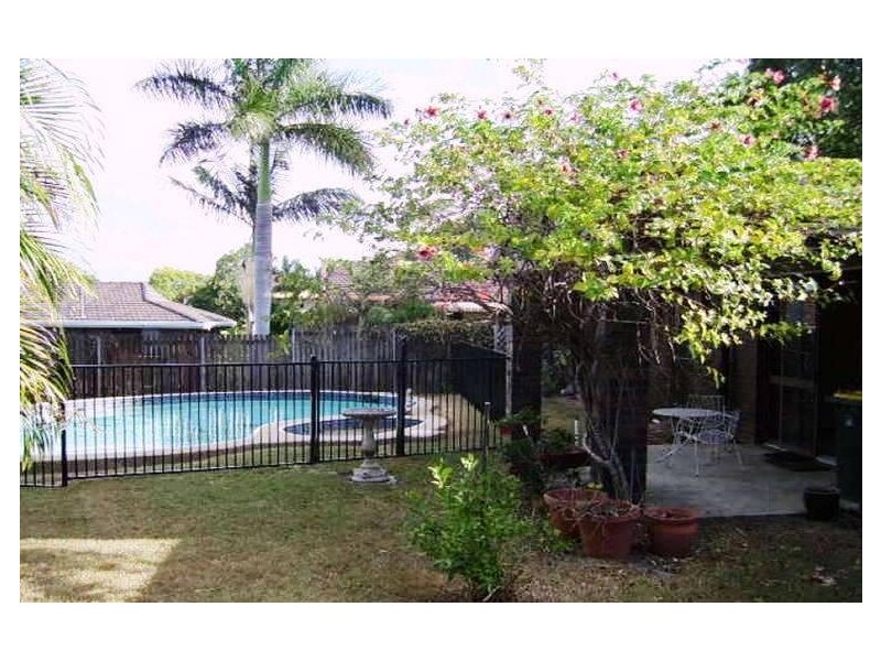 6 Lipton Place, Mcdowall QLD 4053