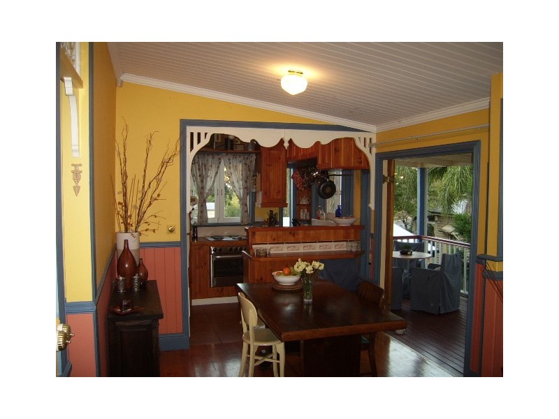 17 Vale Street, Red Hill QLD 4059