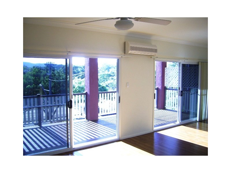 82 DENGATE LANE, St Lucia QLD 4067