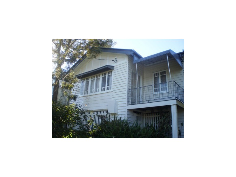 32 Longfellow Street, Norman Park QLD 4170