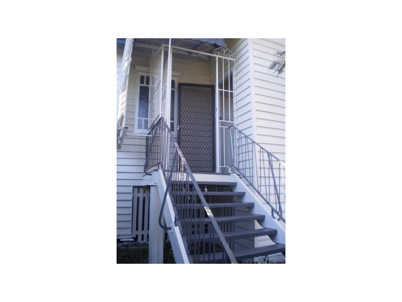 32 Longfellow Street, Norman Park QLD 4170