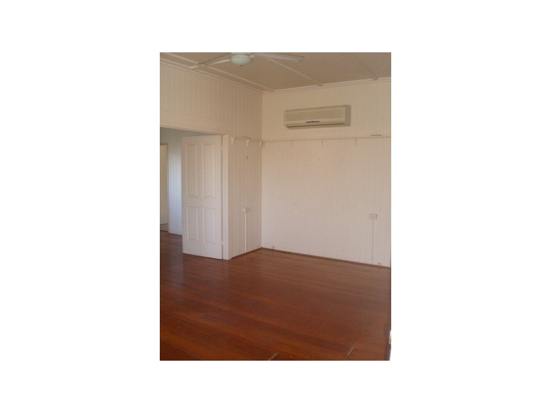 32 Longfellow Street, Norman Park QLD 4170