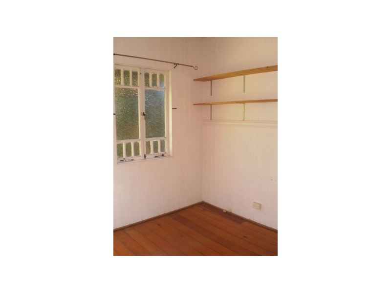 32 Longfellow Street, Norman Park QLD 4170