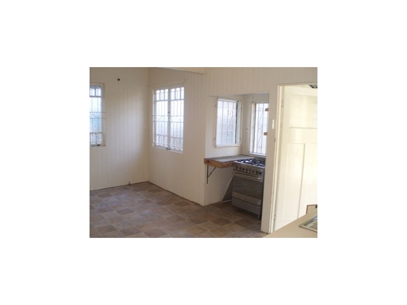 32 Longfellow Street, Norman Park QLD 4170