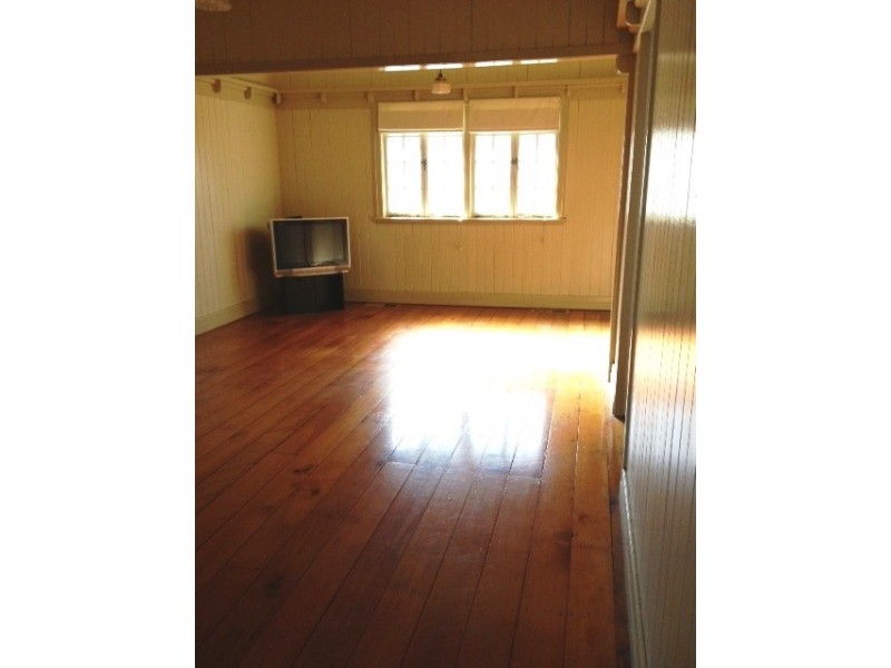 363 Waterworks Rd, Ashgrove QLD 4060