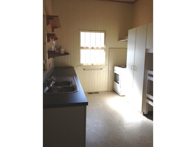 363 Waterworks Rd, Ashgrove QLD 4060