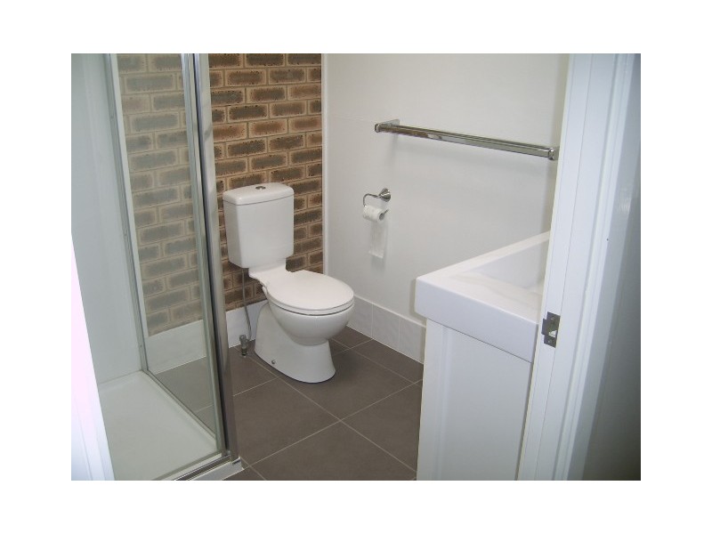 2/102 Chermside Road, East Ipswich QLD 4305