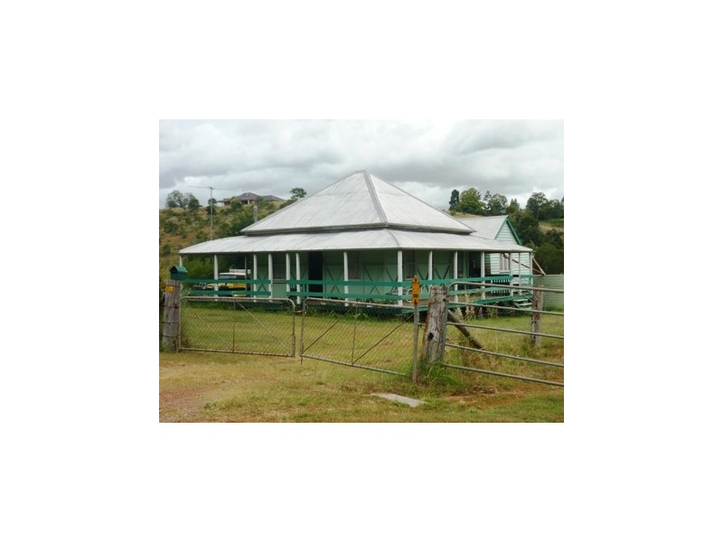 106 Russells Road, Pine Mountain QLD 4306