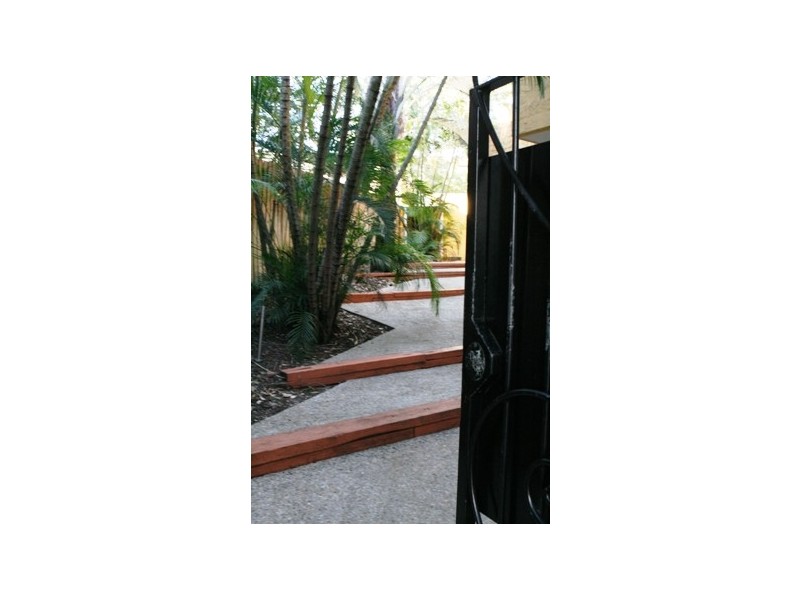 2/5 Bergin Street, Milton QLD 4064