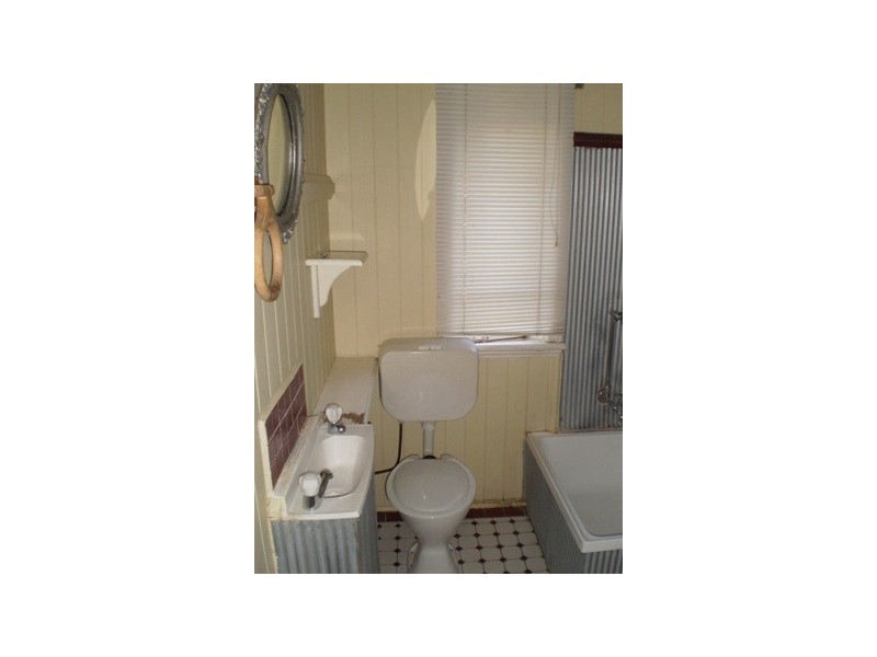 66 Peach Street, Greenslopes QLD 4120