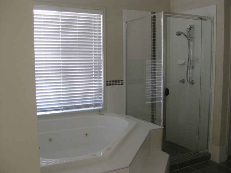 10 Parkview Street, The Gap QLD 4061