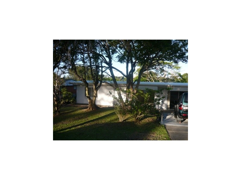 59 Kumbari Avenue, Southport QLD 4215