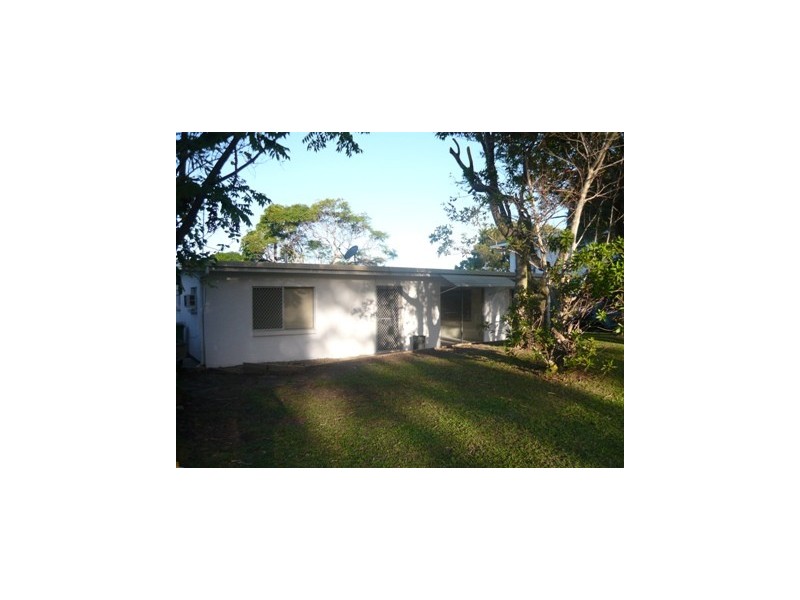 59 Kumbari Avenue, Southport QLD 4215