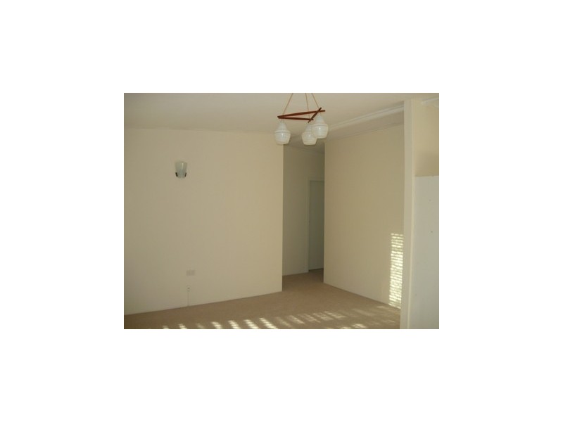 59 Kumbari Avenue, Southport QLD 4215