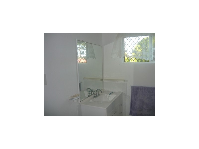 59 Kumbari Avenue, Southport QLD 4215