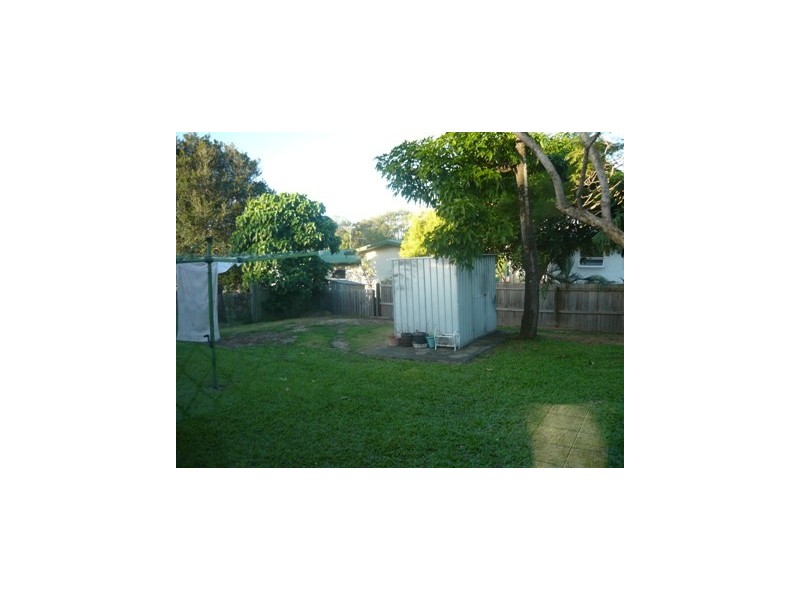 59 Kumbari Avenue, Southport QLD 4215