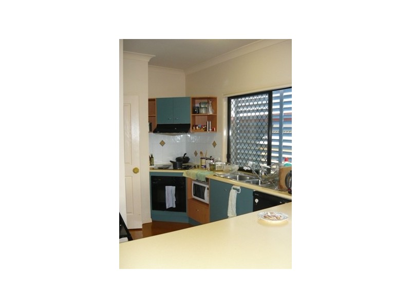 78 DENGATE LANE, St Lucia QLD 4067