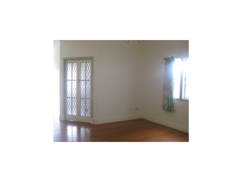 42 Bramston Terrace, Herston QLD 4006