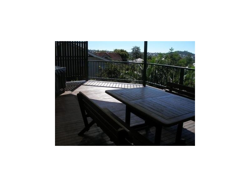 42 Bramston Terrace, Herston QLD 4006