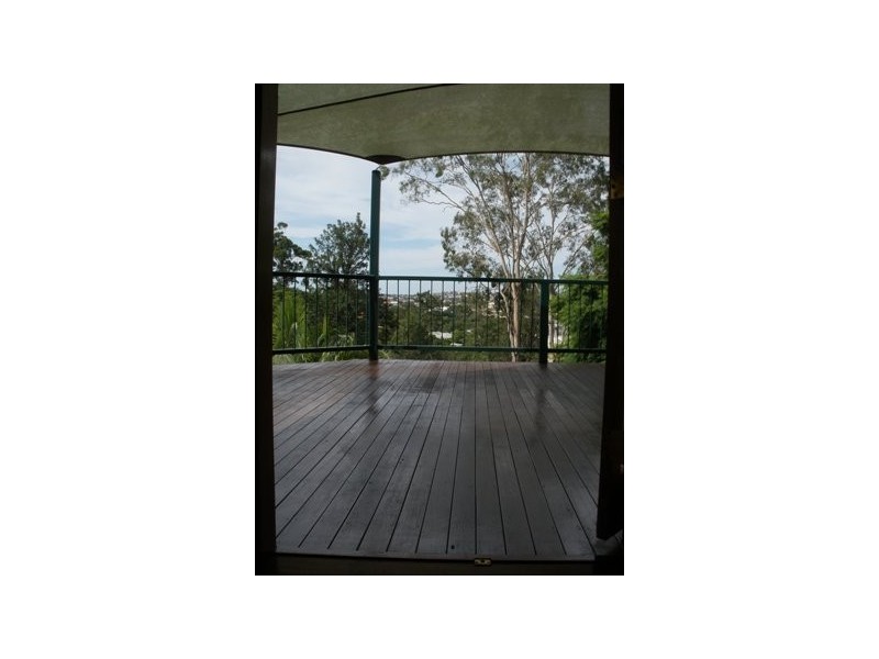 42 Bramston Terrace, Herston QLD 4006