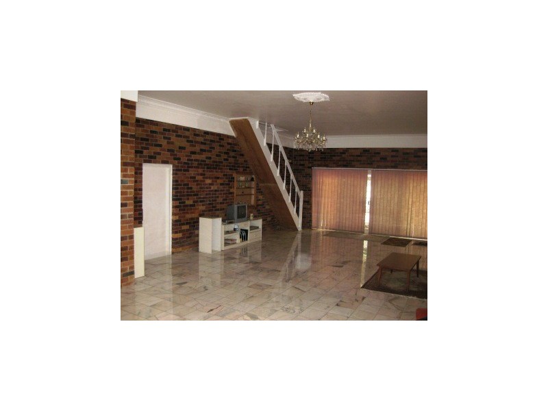 1 McCaul Street, Taringa QLD 4068