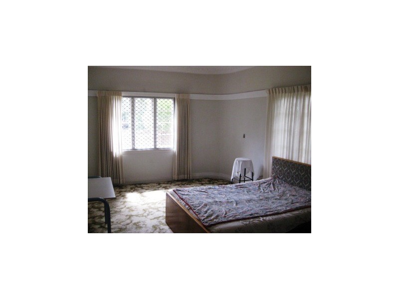 1 McCaul Street, Taringa QLD 4068