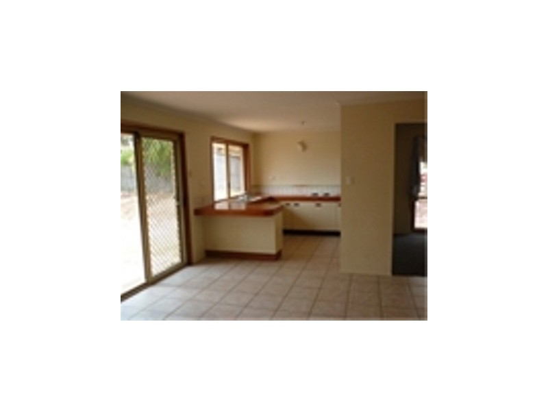 4 DORKING COURT, Alexandra Hills QLD 4161