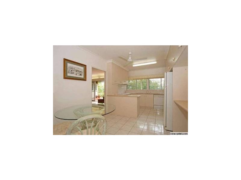 17 Stanley Street, North Booval QLD 4304