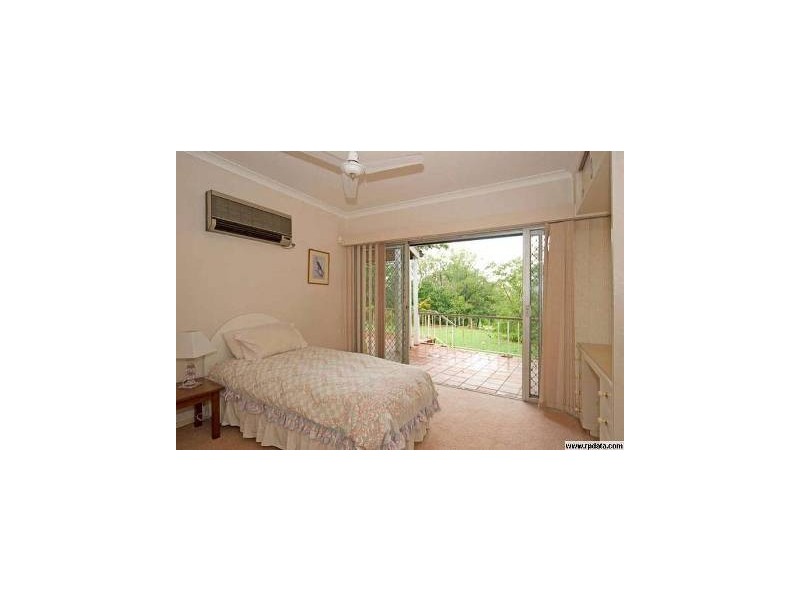 17 Stanley Street, North Booval QLD 4304