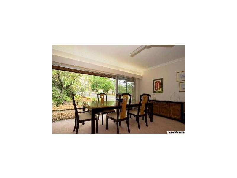 17 Stanley Street, North Booval QLD 4304
