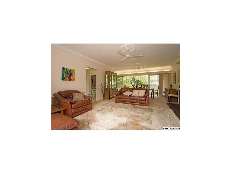 17 Stanley Street, North Booval QLD 4304