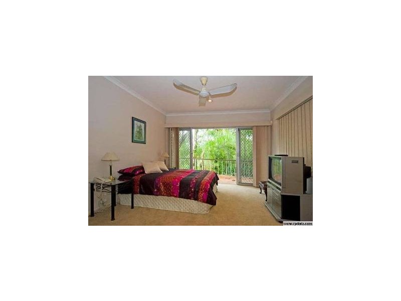 17 Stanley Street, North Booval QLD 4304