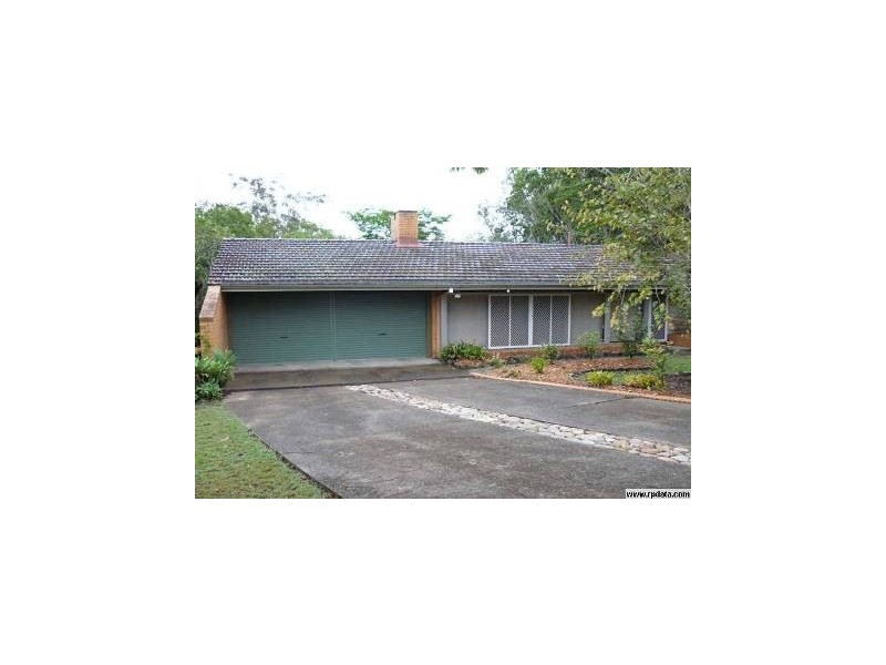 17 Stanley Street, North Booval QLD 4304
