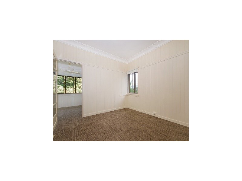 22 Morgan Terrace, Bardon QLD 4065