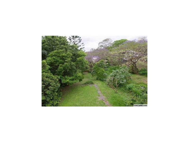 37 Macgregor Terrace, Bardon QLD 4065