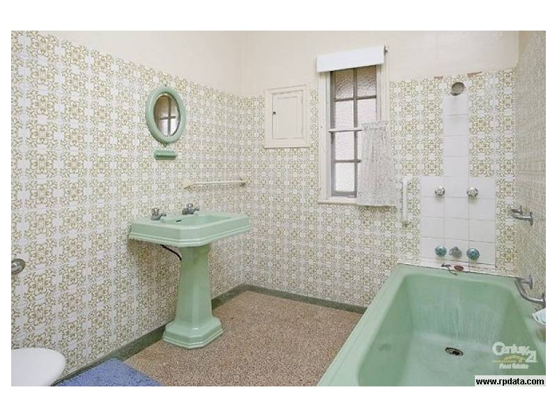 4 GARNET STREET, Clayfield QLD 4011