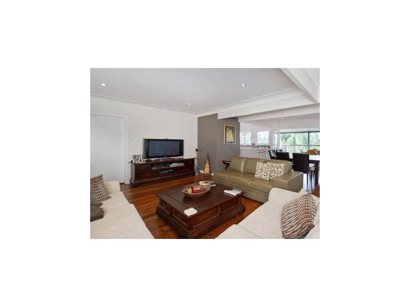 90 Simpsons Road, Bardon QLD 4065