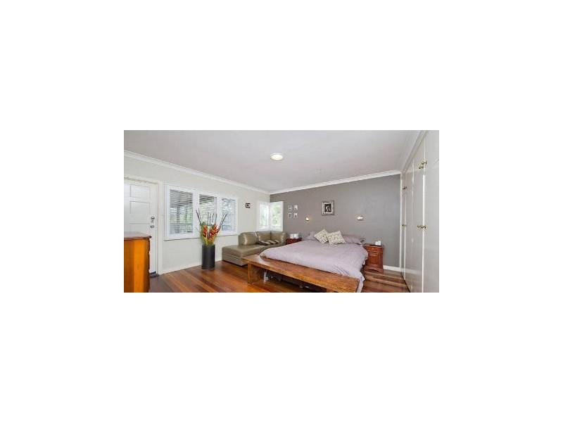 90 Simpsons Road, Bardon QLD 4065